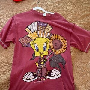 Vintage Tweety Graphic T-Shirt in Maroon